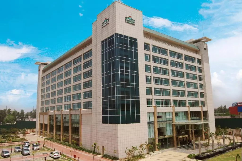 نما کانتری این سوئیت